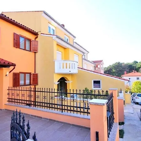 111 Holiday home